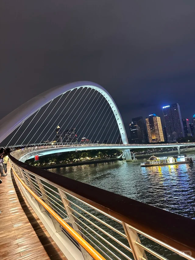 com 202512181120 c612d9a5ce7418113429d032b7818d37